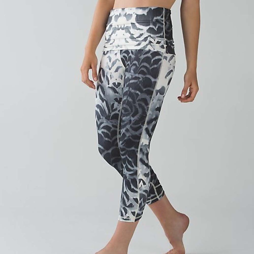SPECIAL edition Lululemon Wunder Under Pant Dance in Pretty Plume Angel Wing​​​
